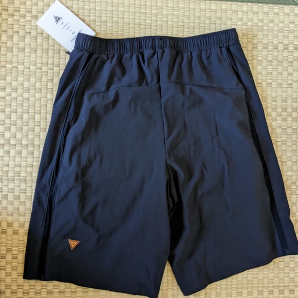 NWT Yogasmoga California Shorts Carbon Gray Men's Size Small Made in USA - Picture 2 of 4